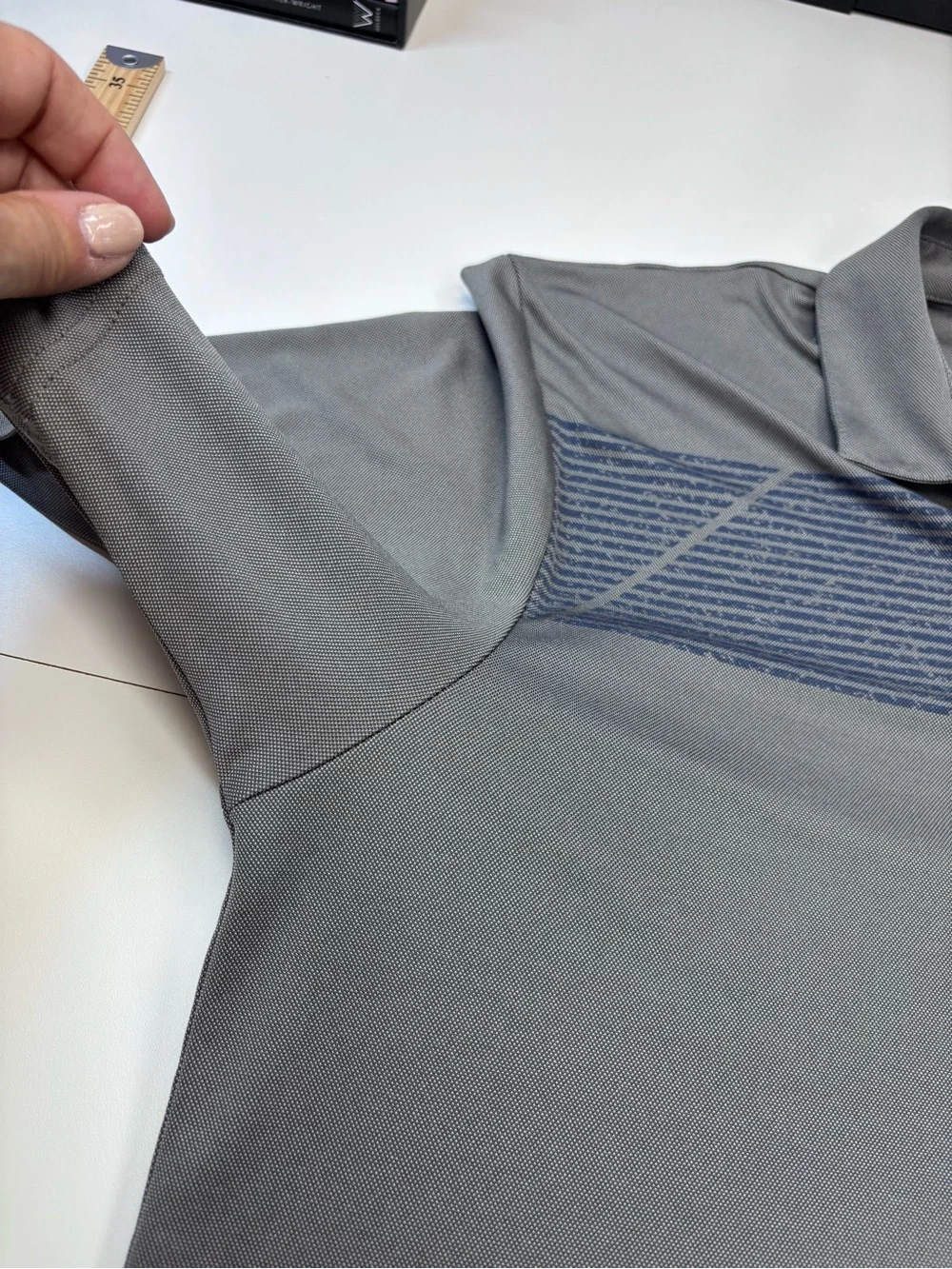 Men's Gray Short-Sleeve Performance Golf Polo with Subtle Chest Panels Size L